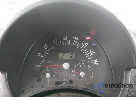 2000 Volkswagen New Beetle Glx z USA, uszkodzony, nr VIN 3VWDD21C3YM499165